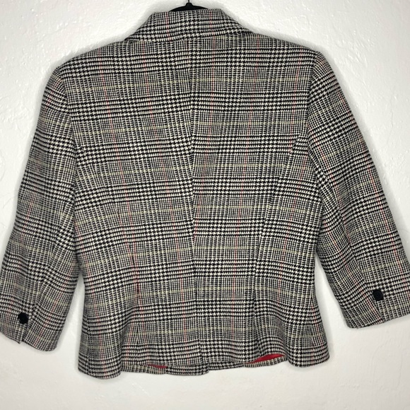 Trina Turk | Houndstooth Blazer - Picture 6 of 8